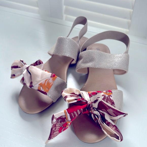 Vaneli Slides with twillys - Picture 1 of 4